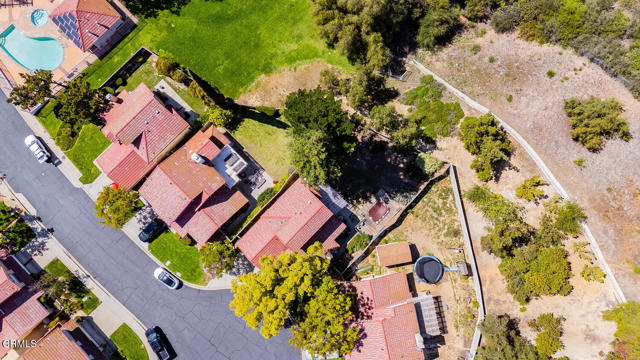 6909 Pala Mesa Drive, Oak Park CA: https://media.crmls.org/mediaz/ee63436c-52db-46f2-9e32-15f260d6cdec.jpg
