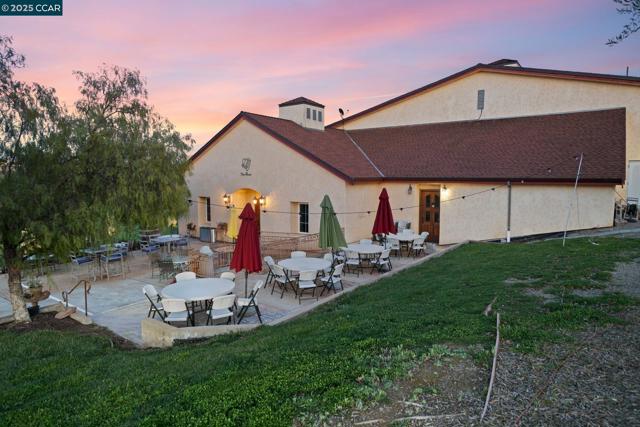 633 Kalthoff Cmn, Livermore CA: https://media.crmls.org/mediaz/ee63518b-dbdf-4016-8d5d-a016462828e6.jpg