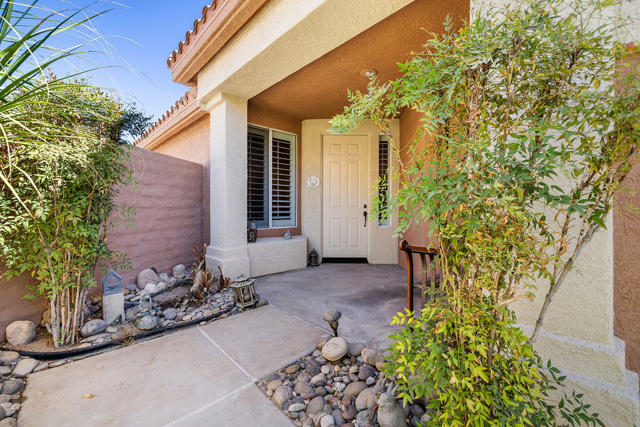 Image 3 of 29 For 76776 Minaret Way