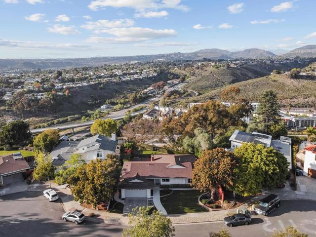 5161 Dorman Dr, San Diego CA: https://media.crmls.org/mediaz/ee637ffa-7954-4deb-8e10-997ef0d0c7c6.jpg