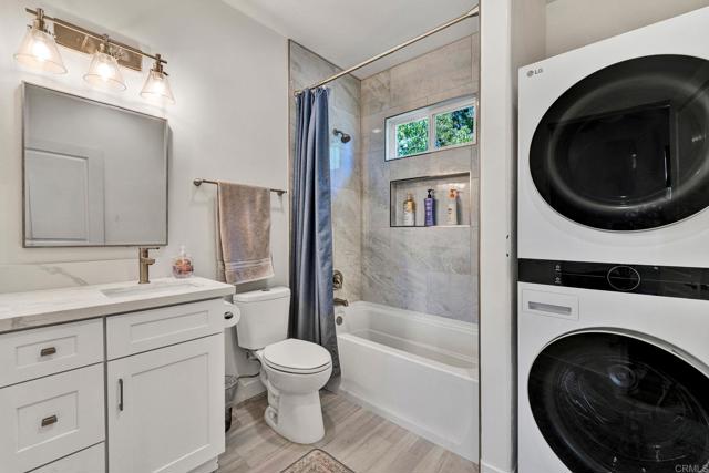 2139 Kirkcaldy Road, Fallbrook CA: https://media.crmls.org/mediaz/ee6402e5-09c7-4e42-925c-6ae46e3cea89.jpg