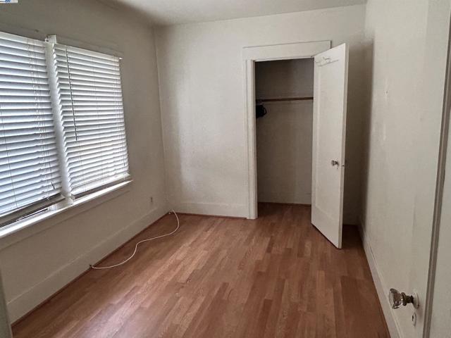 3657 Madrone Ave, Oakland CA: https://media.crmls.org/mediaz/ee64c956-1295-44a5-a48f-e71c57a2631b.jpg
