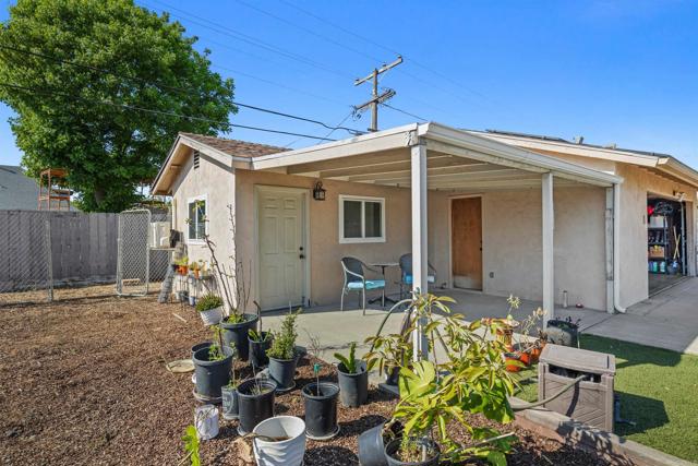 2394 Dryden Avenue, El Cajon CA: https://media.crmls.org/mediaz/ee650c32-52c7-4d41-9874-8dab6cc5b76b.jpg