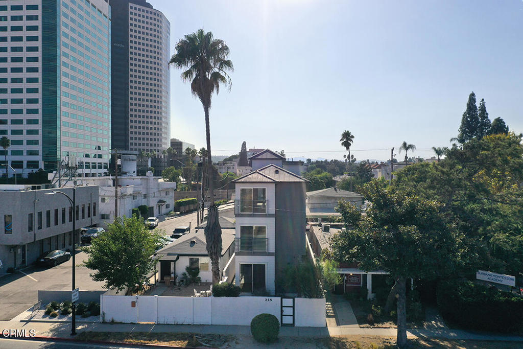 215 N Hollywood WayBurbank img 2