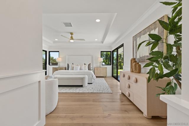 2975 Woodford Drive, La Jolla CA: https://media.crmls.org/mediaz/ee65b29a-040f-4d4b-84b8-e67e54f32c4d.jpg
