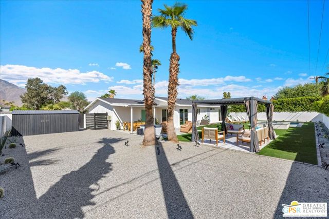 2002 N Whitewater Club Drive, Palm Springs, CA 92262