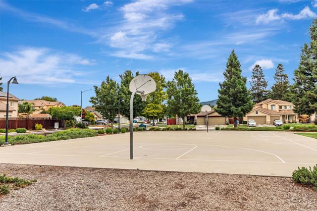 9632 Cherrywood Court, Gilroy CA: https://media.crmls.org/mediaz/ee68abe3-7aa3-4e48-93d6-e34e1ffcf08e.jpg