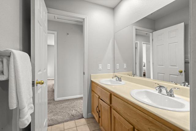 32447 Pacific Grove Way, Union City CA: https://media.crmls.org/mediaz/ee68ba57-ee51-490f-a4f1-f8a7f56479b1.jpg