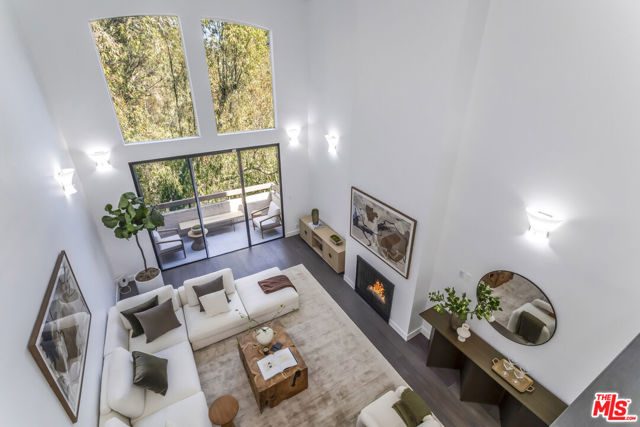 410 S Barrington Avenue, Los Angeles CA: https://media.crmls.org/mediaz/ee68ff37-4cca-4178-bb00-dbd46f6e5f2e.jpg