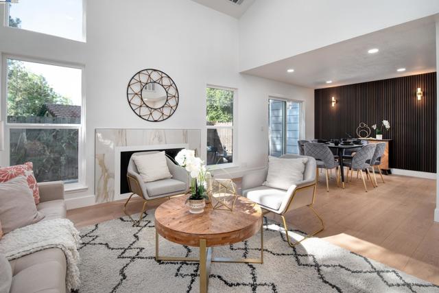 498 Via Royal, Walnut Creek CA: https://media.crmls.org/mediaz/ee6928b6-13b2-48fe-9c8f-319a5b079067.jpg