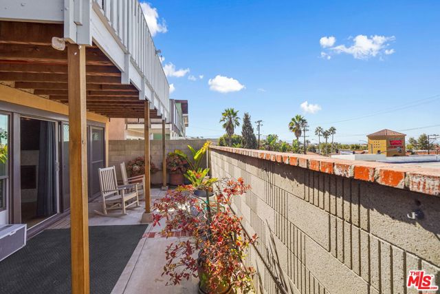 1623 Raymond Avenue, Hermosa Beach, California 90254, 3 Bedrooms Bedrooms, ,2 BathroomsBathrooms,Residential,Sold,Raymond,21795530