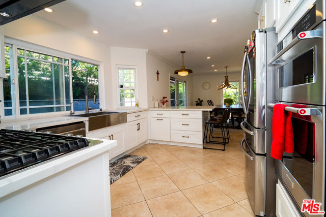 879 Shadowgrove Street, Brea CA: https://media.crmls.org/mediaz/ee699799-bab0-473a-9743-7b331cbb7af3.jpg