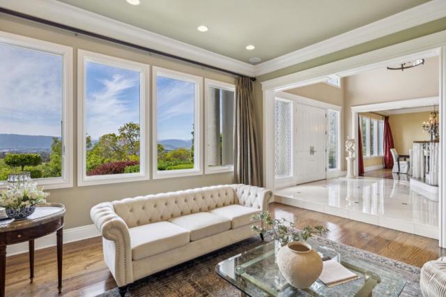9540 Via Del Oro, Gilroy CA: https://media.crmls.org/mediaz/ee69b568-b6fa-4844-87a8-08d6dafaf288.jpg