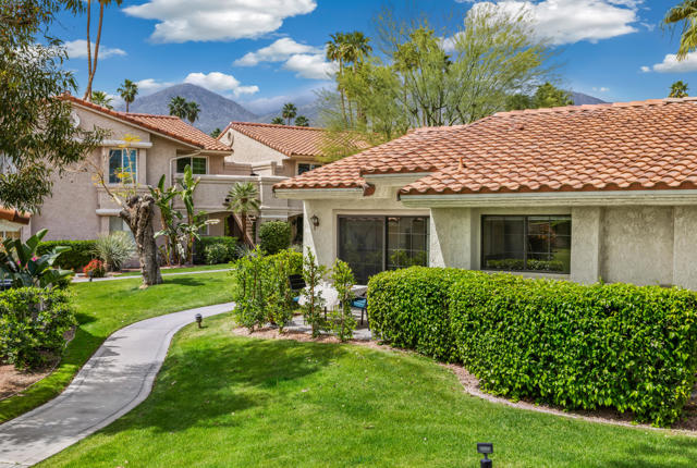 500 S Farrell Drive, Palm Springs CA: https://media.crmls.org/mediaz/ee69ee39-05bc-4dc4-90db-f686dfed45c1.jpg