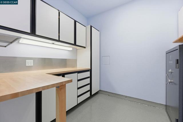 1975 Holly Creek Pl, Concord CA: https://media.crmls.org/mediaz/ee6a1e9d-7f5b-4ba2-a9d6-1d5ddec9a8ab.jpg