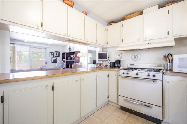 32857 Bloomfield Avenue, Thousand Palms CA: https://media.crmls.org/mediaz/ee6a9160-6f90-4dac-be1a-ab65ca576a94.jpg