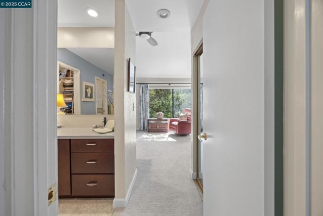 3800 Terra Granada Dr, Walnut Creek CA: https://media.crmls.org/mediaz/ee6abd29-de3c-4718-92e9-00933b1e8e3d.jpg