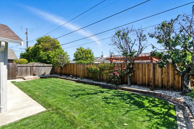417 Hiller Street, Belmont CA: https://media.crmls.org/mediaz/ee6b080b-72c8-429d-addd-8fc0368a9725.jpg