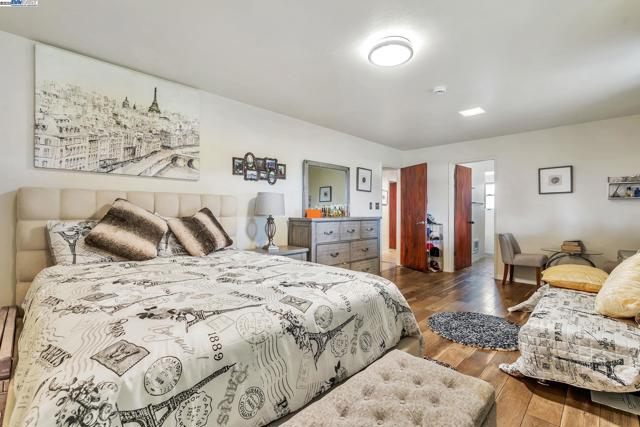 71 Taylor Pl, Bethel Island CA: https://media.crmls.org/mediaz/ee6b5a70-79a3-4e8d-8a2b-3255084aaef6.jpg