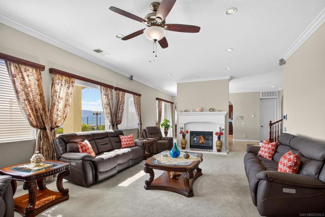 Image 27 of 73 For 18410 Lakepointe Dr