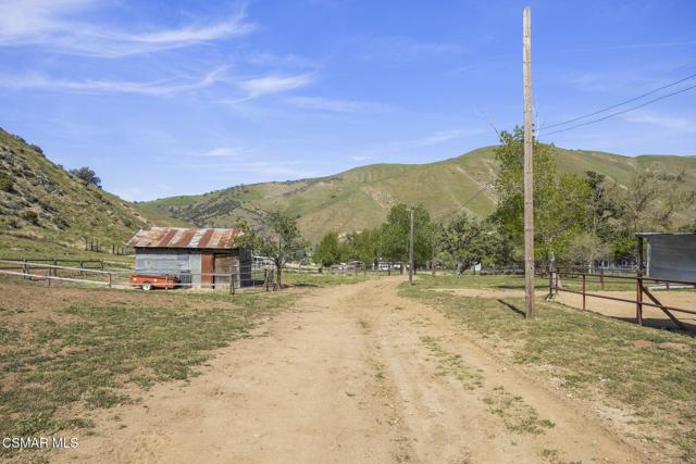 2837 Clear Canyon Road, Lebec CA: https://media.crmls.org/mediaz/ee6c73dd-fcef-4ab5-90b6-df097250fe36.jpg