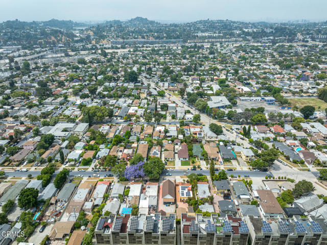 3247 La Clede Avenue, Los Angeles CA: https://media.crmls.org/mediaz/ee6d9083-6248-4e54-808c-4fc88e68c642.jpg