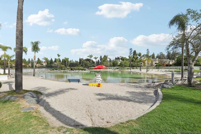 2077 Lakeridge Circle, Chula Vista CA: https://media.crmls.org/mediaz/ee6de647-ca1e-4cba-b70b-ab2328f8f62d.jpg