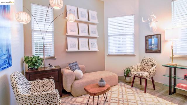 881 Inverness Ln, Brentwood CA: https://media.crmls.org/mediaz/ee6defcc-7de7-41d0-a310-06309dadf766.jpg