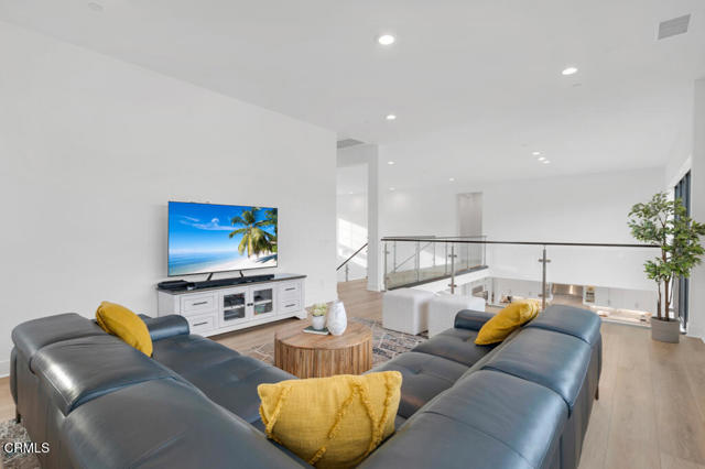 Detail Gallery Image 36 of 61 For 11944 N Red Hawk Ln, Porter Ranch,  CA 91326 - 5 Beds | 5 Baths