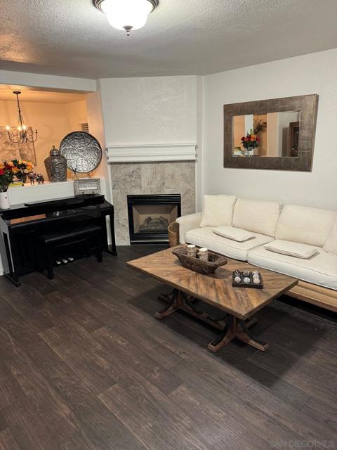 1247 Calistoga Ave, Chula Vista CA: https://media.crmls.org/mediaz/ee6e244b-11ed-42ed-bb68-f5bea53cba9b.jpg