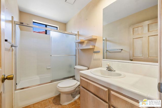 76797 California Drive, Palm Desert CA: https://media.crmls.org/mediaz/ee6e9fd9-406c-4d99-a42a-60bf090f3eb0.jpg