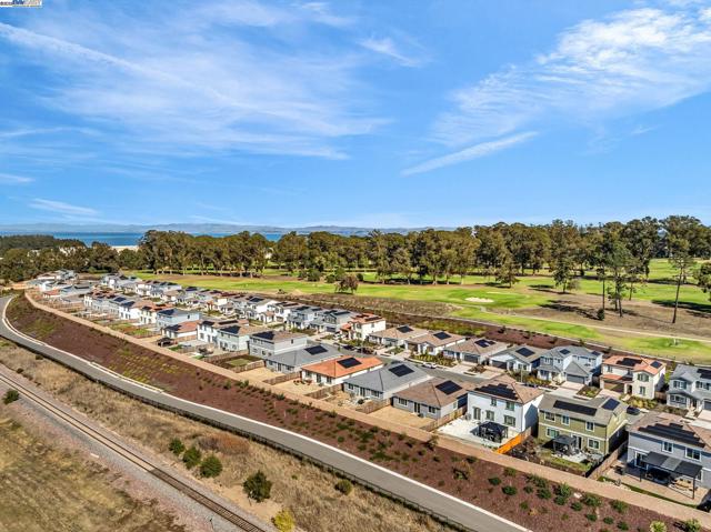 4171 Markovich Ct, Richmond CA: https://media.crmls.org/mediaz/ee6ea3f4-cf42-4e20-8263-f75336b875cf.jpg