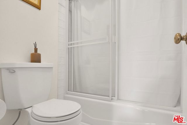 2308 Schader Drive, Santa Monica CA: https://media.crmls.org/mediaz/ee6ec9b6-2652-4620-b496-80a017ba26cd.jpg