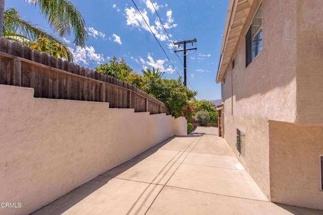 2210 Via Loma, Camarillo CA: https://media.crmls.org/mediaz/ee6f603d-6ab1-4ea0-b7da-b0e087c7aeea.jpg