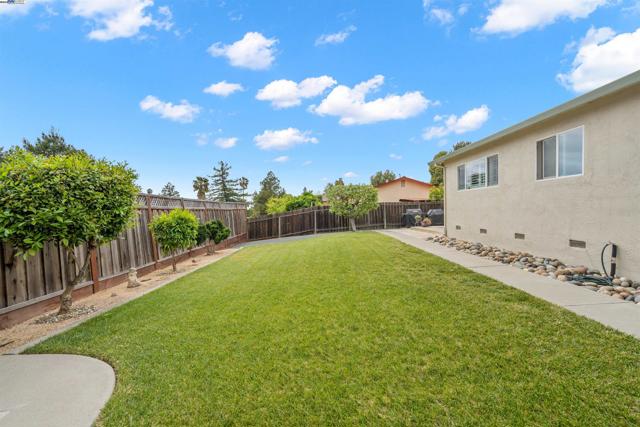 2845 Briarwood Dr, Livermore CA: https://media.crmls.org/mediaz/ee6f682b-a086-44c4-ae17-5153e4929b9c.jpg