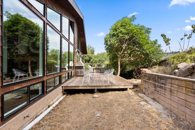 162 Madera Avenue, San Carlos CA: https://media.crmls.org/mediaz/ee6fa589-75e3-4159-8920-01cbfeed9f97.jpg