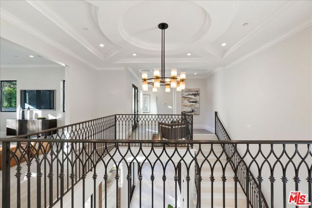 4351 Vanalden Avenue, Tarzana CA: https://media.crmls.org/mediaz/ee6ff761-7145-4711-a441-93afea10040b.jpg