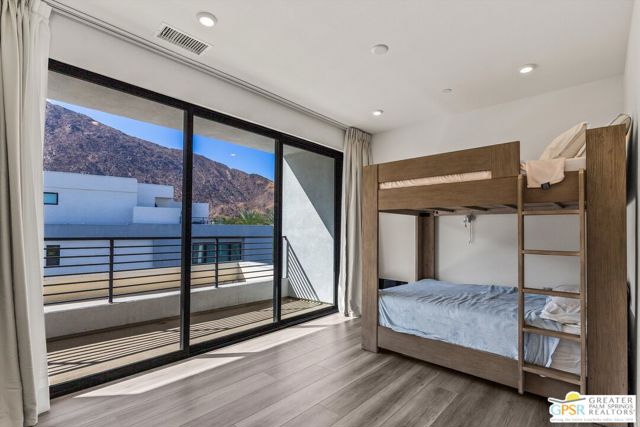 906 Cameron Center Drive, Palm Springs, CA 92264