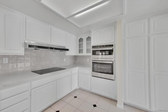 15235 Crestview Ct, Poway CA: https://media.crmls.org/mediaz/ee705ee6-b8fd-46f1-8306-6bd5b7c86f31.jpg