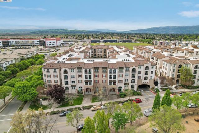 3245 Dublin Blvd, Dublin CA: https://media.crmls.org/mediaz/ee70a465-7bf5-4555-8e15-30ec2ed12e34.jpg