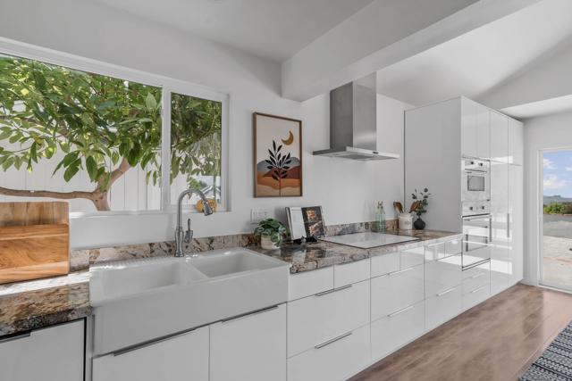 4503 Carnaby, Carlsbad CA: https://media.crmls.org/mediaz/ee70c2cd-5f26-4740-a02c-d576ac76a2ce.jpg