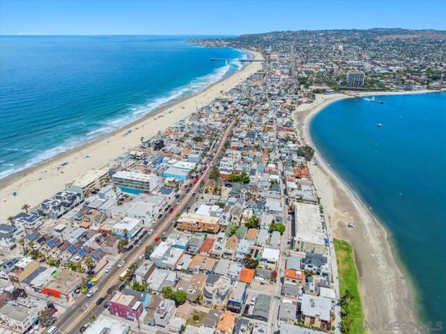 814 16 Pismo Ct., San Diego CA: https://media.crmls.org/mediaz/ee70d147-dc0f-40c0-a1d2-ef95e6d8326c.jpg