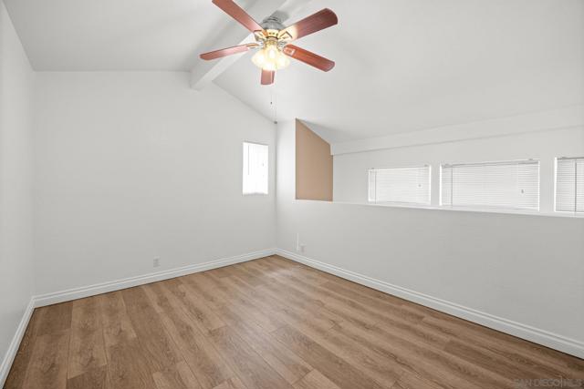 593 Parkview Dr, Lake Elsinore CA: https://media.crmls.org/mediaz/ee70ecba-4576-4e1e-bc31-51a596d2b7f9.jpg