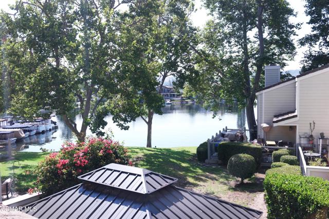 1218 S Westlake Boulevard, Westlake Village CA: https://media.crmls.org/mediaz/ee711a06-b592-4149-a0f0-27017e0a1d77.jpg