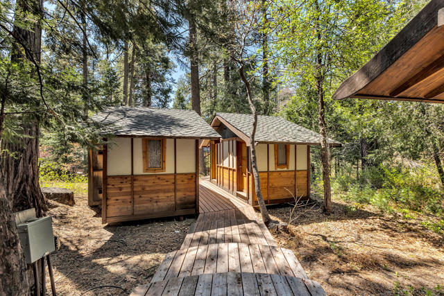 26299 Tahquitz Drive, Idyllwild CA: https://media.crmls.org/mediaz/ee71aae3-c751-4058-a84d-855cc2d211c1.jpg
