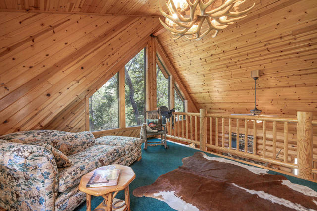 1307 Pigeon Road, Big Bear CA: https://media.crmls.org/mediaz/ee722bfe-fc73-478a-81f9-f3676bc07842.jpg