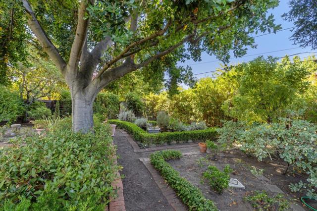 3224 Kipling Street, Palo Alto CA: https://media.crmls.org/mediaz/ee72589d-4203-4112-8f64-648acae1ad49.jpg