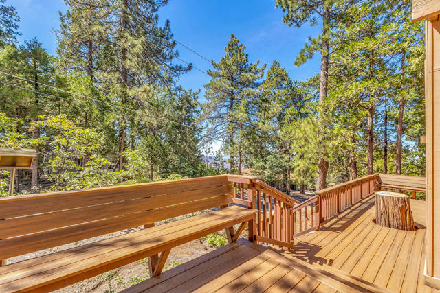 25461 Shadow Oaks, Idyllwild CA: https://media.crmls.org/mediaz/ee726167-b5cc-4b0c-97a0-deb416374680.jpg