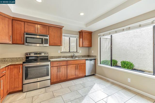 102 Northcreek Cir, Walnut Creek CA: https://media.crmls.org/mediaz/ee748c1c-f8a9-43f4-82b3-a7ba745f8b2b.jpg