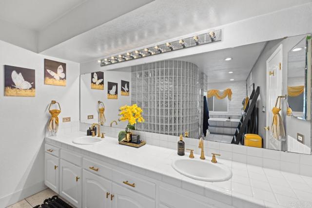 Detail Gallery Image 22 of 40 For 9739 Carta Ln, El Cajon,  CA 92021 - 5 Beds | 4 Baths